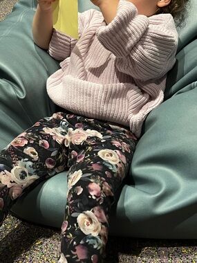 Girl's Chunky Knit Sweater - Lavender Crewneck